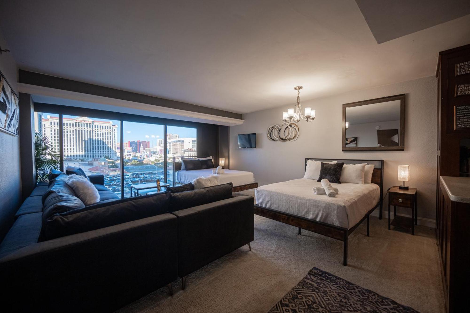 Iconic Vegas Views - 6 Comfy Beds, No Resort Fees, Center Strip! لاس فيغاس المظهر الخارجي الصورة