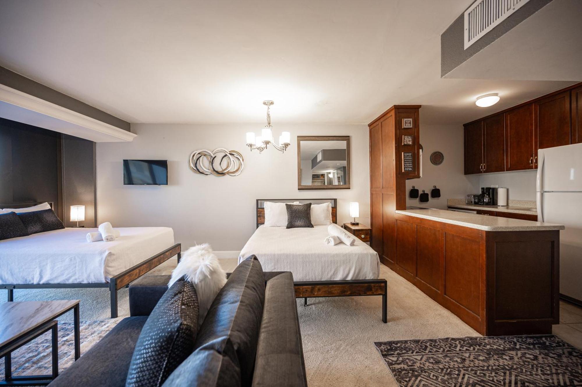 Iconic Vegas Views - 6 Comfy Beds, No Resort Fees, Center Strip! لاس فيغاس المظهر الخارجي الصورة